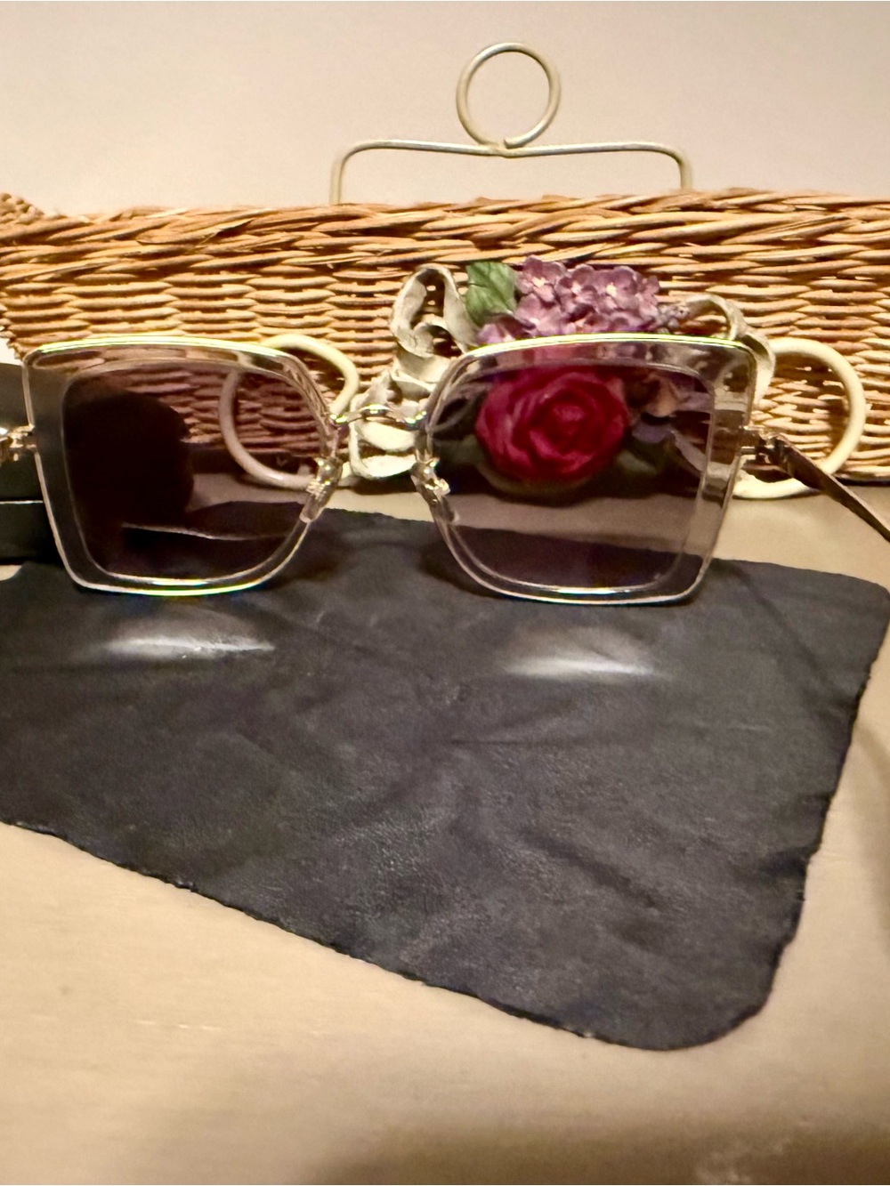 Carrera 3031/S Women's Cat-Eye Sunglasses with Clear Frame - Picture 3 of 9